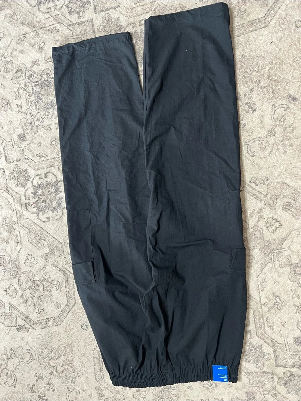 Men’s Adidas Originals Trefoil Essentials Woven Cargo Pants in black